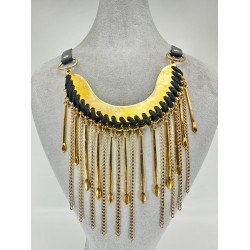 Gold Saçaklı Taşlı Kolye